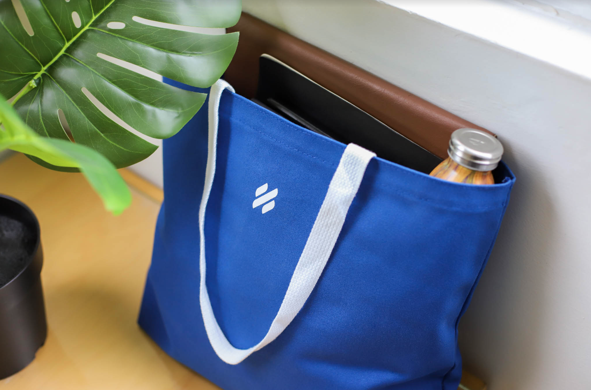 10 Practical—Yet Personal—Going Away Gifts Your Coworkers Will Love